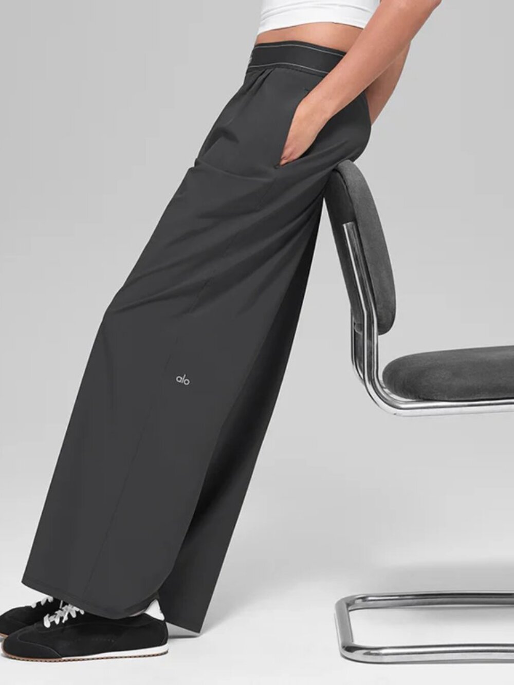 Dark Gray ALO Yoga Suit Up pants，Casual straight legs (Regular)😀